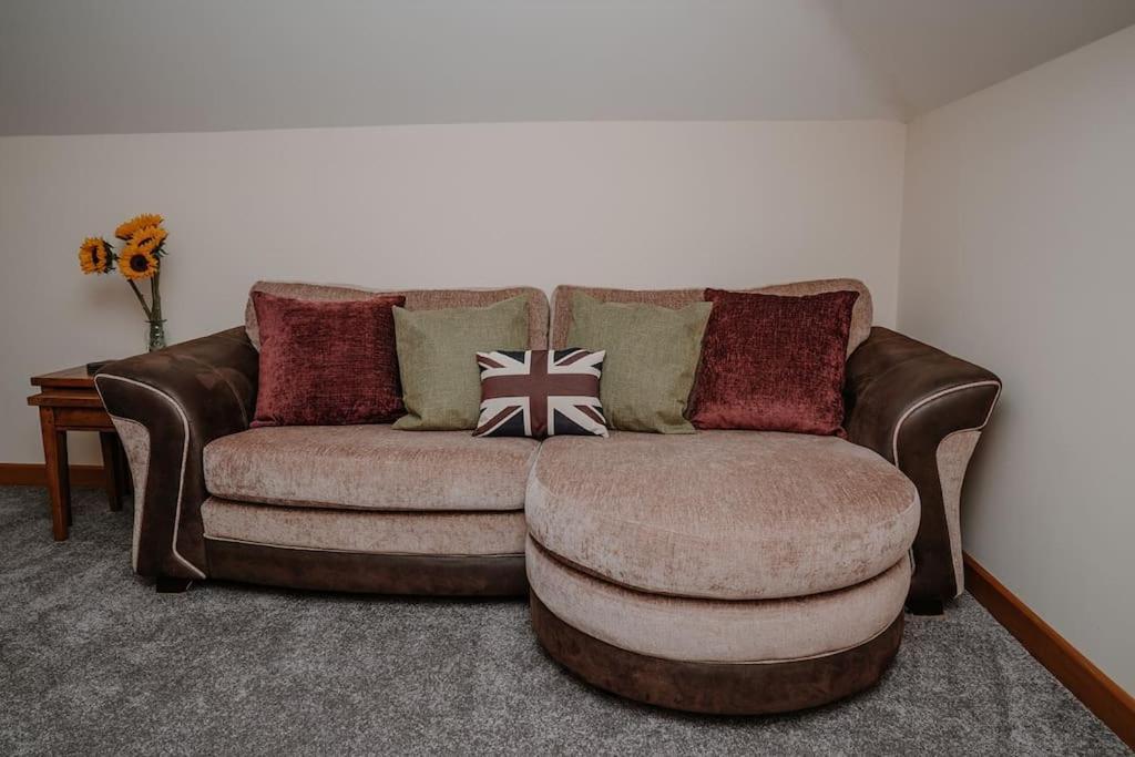 تروبريدج Lovely New 1 Bedroom Loft Apartment With On Drive Parking المظهر الخارجي الصورة