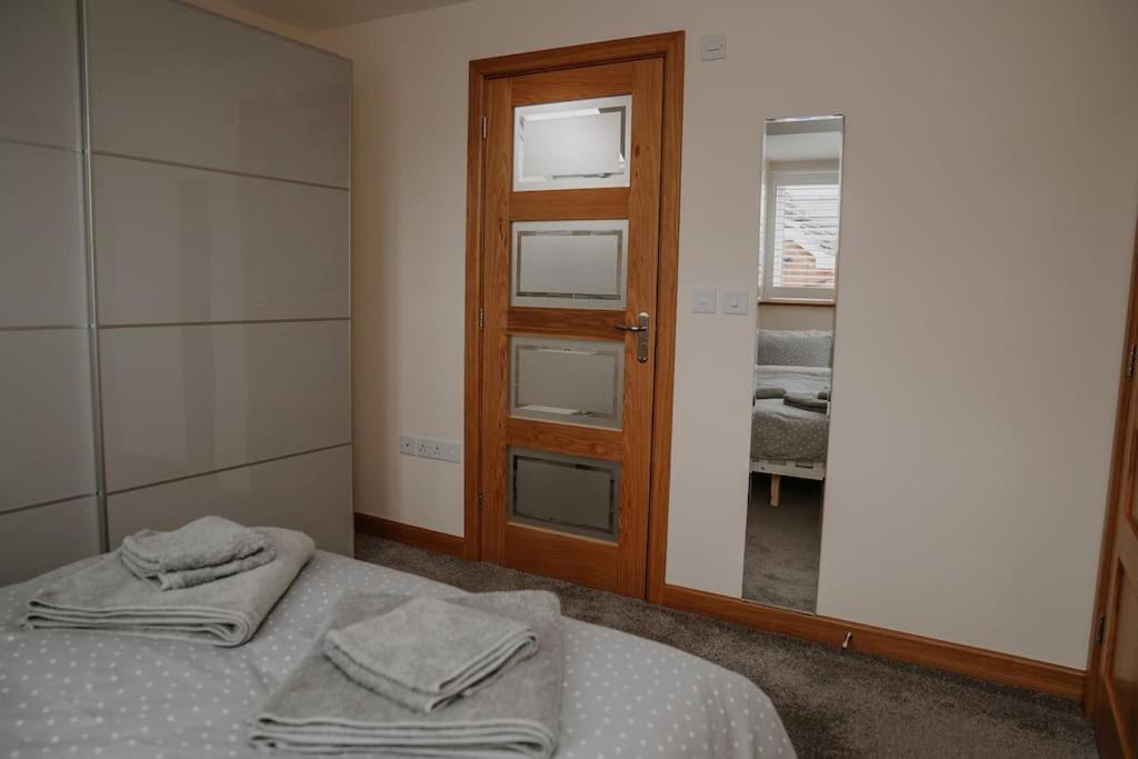 تروبريدج Lovely New 1 Bedroom Loft Apartment With On Drive Parking المظهر الخارجي الصورة