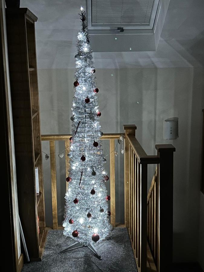 تروبريدج Lovely New 1 Bedroom Loft Apartment With On Drive Parking المظهر الخارجي الصورة